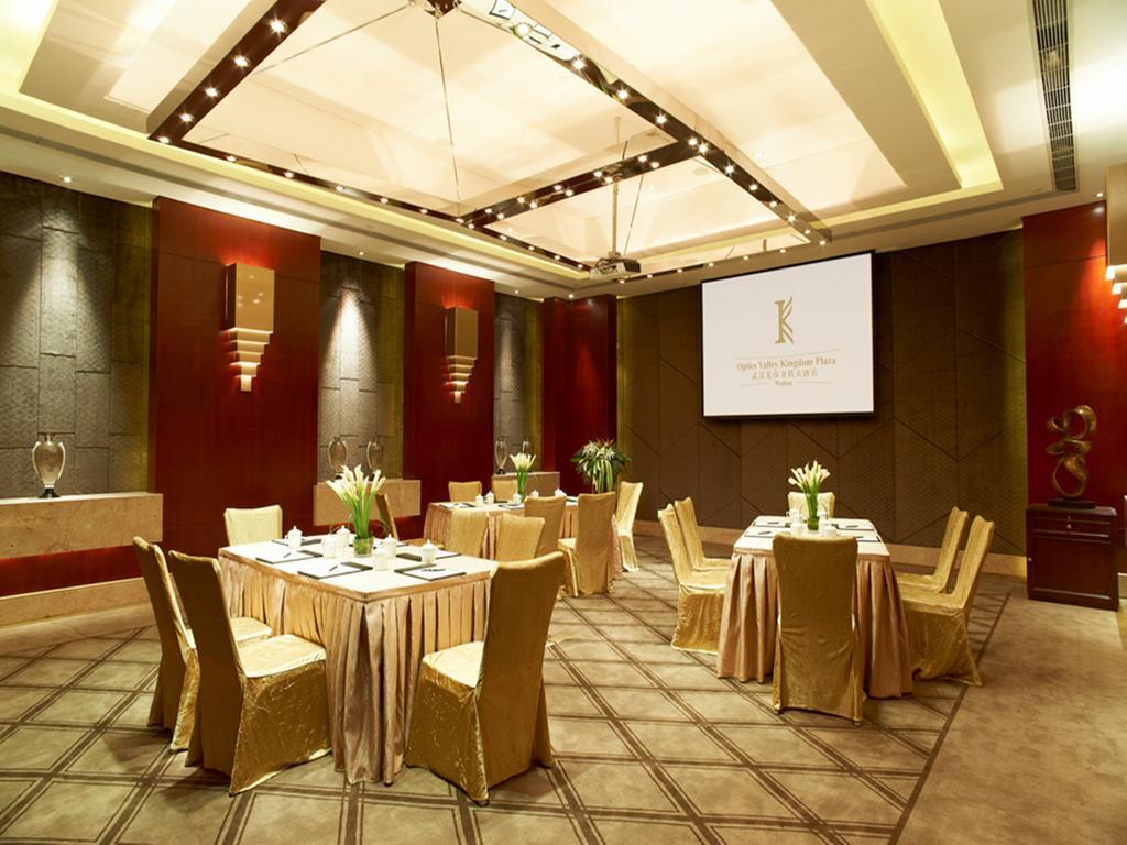 Optics Valley Kingdom Plaza Wuhan Extérieur photo