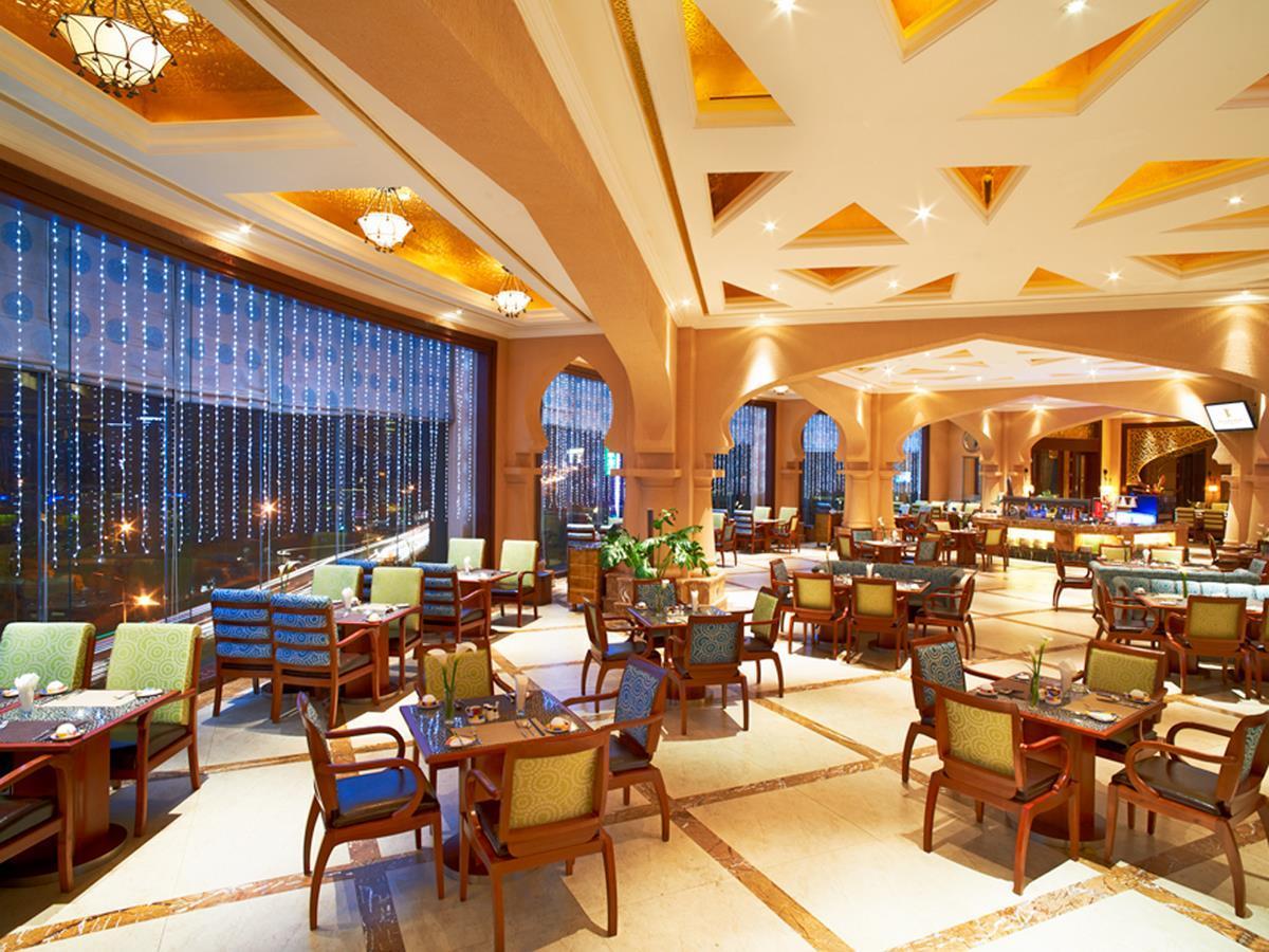 Optics Valley Kingdom Plaza Wuhan Extérieur photo